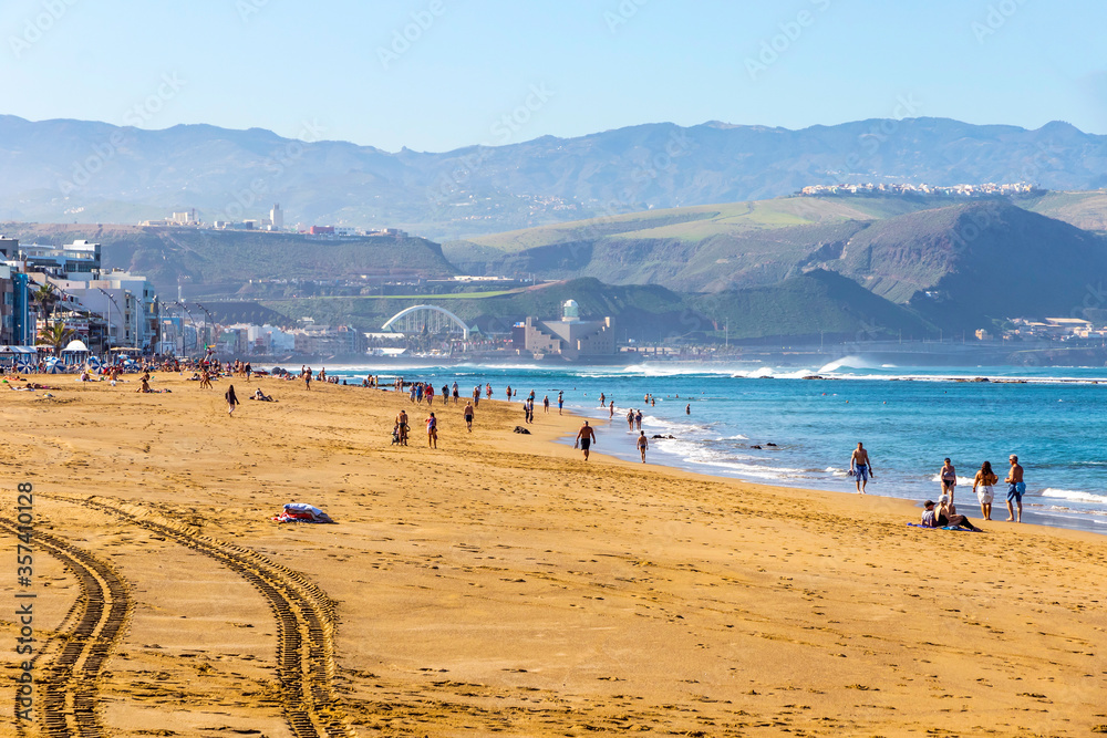 Las Canteras Beach (Playa de Las Canteras) in Las Palmas de Gran Canaria, Canary island, Spain. 3 km stretch of golden sand is the heart and soul of Las Palmas. One of the top Urban Beaches in Europe
