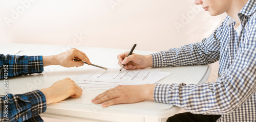 HR manager hire the new employee for the new job, sittang at the table and interview photo