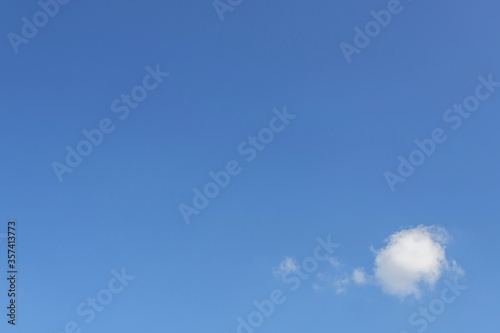 Neutral sky background with speech bubble