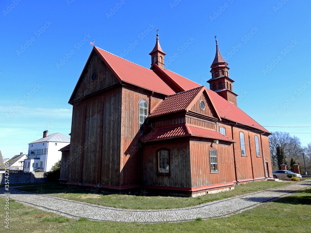 wybudowany w 1920 roku drewniany kosciol katolicki pod wezwaniem swietego jozefa w miejscowosci zlotoria na podlasiu w polsce wybudowany w 1920 roku drewniany kosciol katolicki pod wezwaniem swietego jozefa w miejscowosci zlotoria na podlasiu w polsce