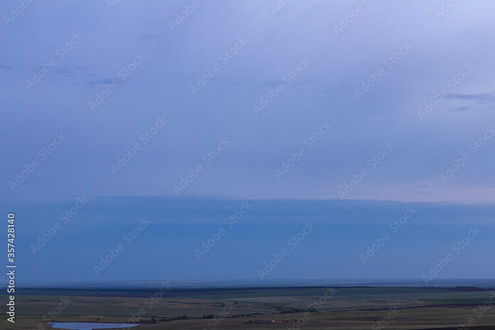 Obraz premium twilight in the steppe open look