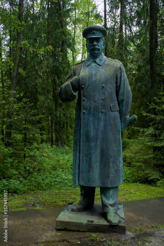 monuments of great people from the ussr