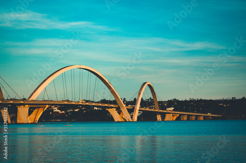 Fototapeta Naklejka Na Ścianę i Meble -  Juscelino Kubitschek Bridge
