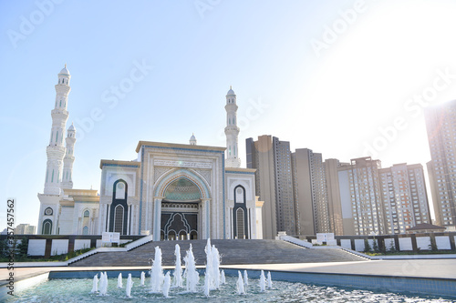 the largest mosque in Asia, the largest mosque in the world, the most beautiful mosque, the most beautiful mosque in Kazakhstan, the beautiful mosque in Astana, the Hazret Suotan Mosque, Sauld Arabi, 