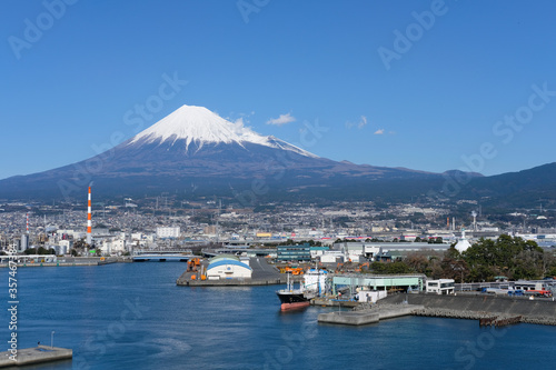 静岡県富士田子の浦からの富士山