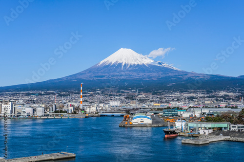 静岡県富士田子の浦からの富士山