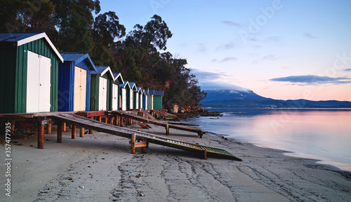 Картината върху платно Sunrise over beach huts in Hobart, Tasmania