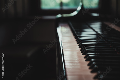 Obraz na płótnie Grand piano keys, close up of piano keys w salonie