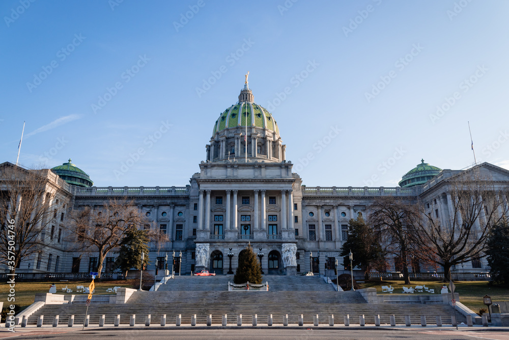 The Pennsylvania State Capitol in a clear day