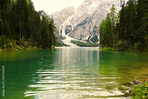 Fotografie Horizontal shot of the Prags lake in The Fanes-Senns-Prags Nature Park located i