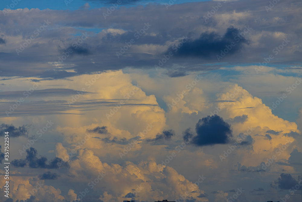 NUBES CLOUDS COLOR DIFERENTES