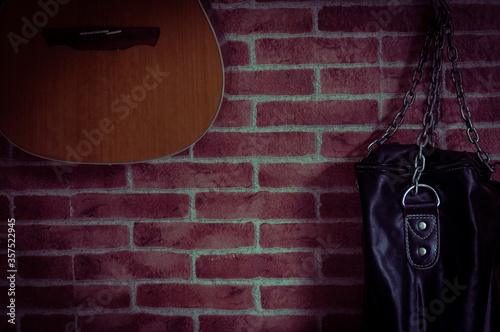 background with guitar and punching bag © Salva Ordaz