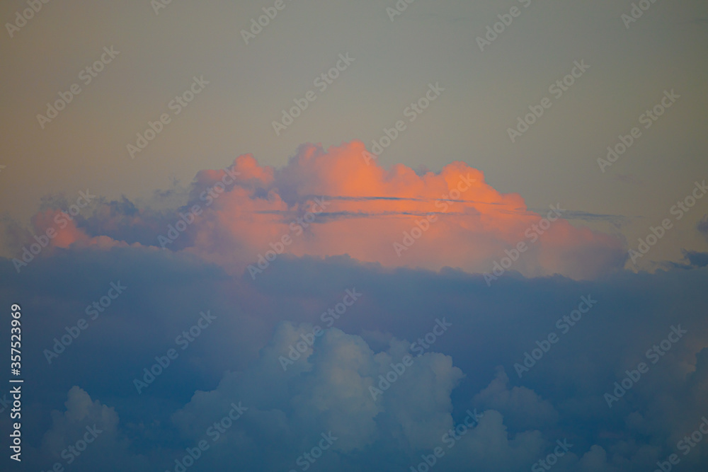NUBES CLOUDS COLOR