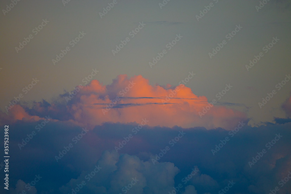 NUBES CLOUDS COLOR