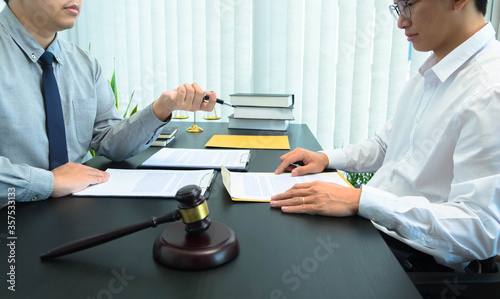 Consult with lawyers about company registration, trademark registration, criminal cases, land lawsuits, inheritance lawsuits, wills, labor