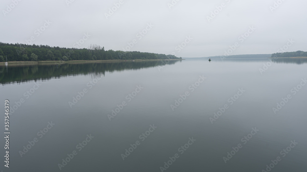 Poranek nad jeziorem Powidzkim