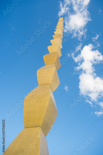 obelisk in targu jiu photo