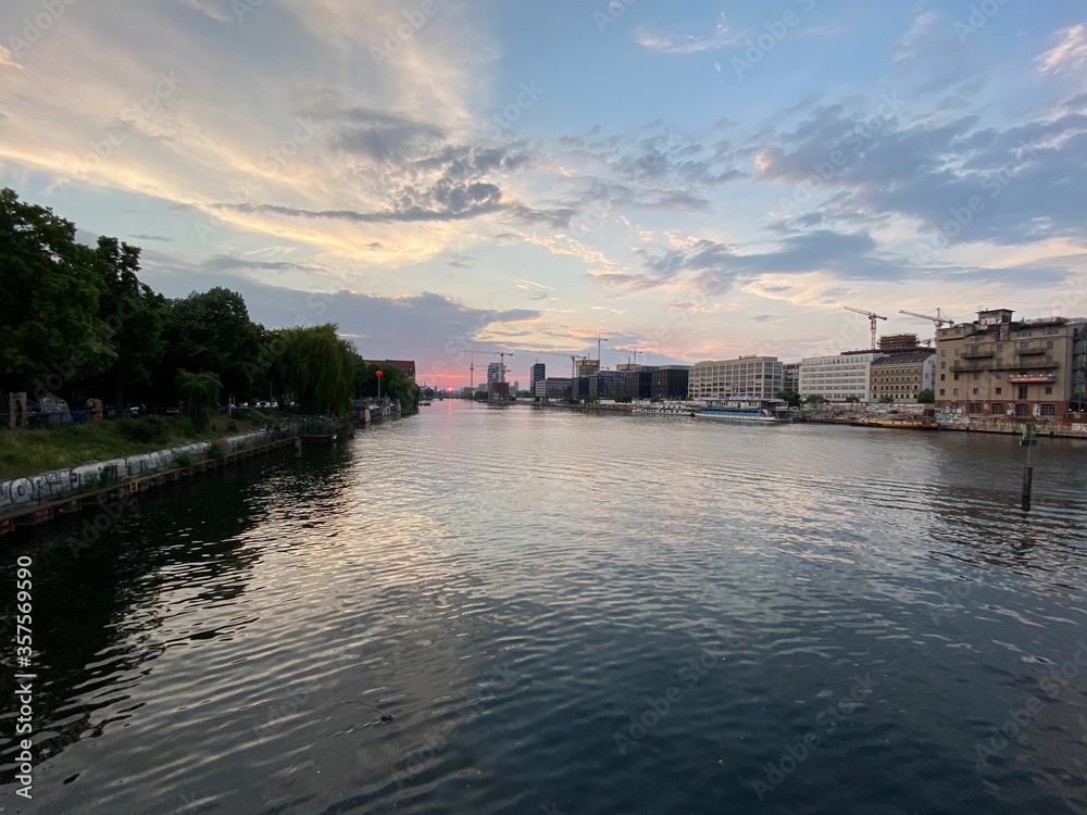 Naklejka premium Spree river sunset Berlin