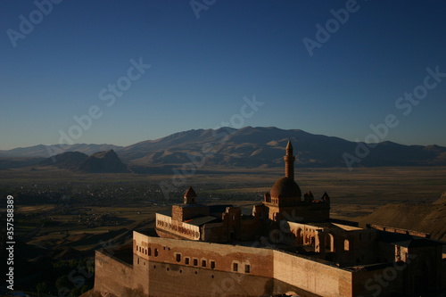 Ishak Pasha Palace im Abenrot