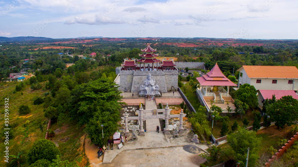 Obraz premium ksitigarbha bodhisattva tample at tanjungpinang, bintan island