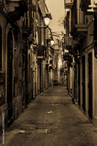 narrow street in ortigia