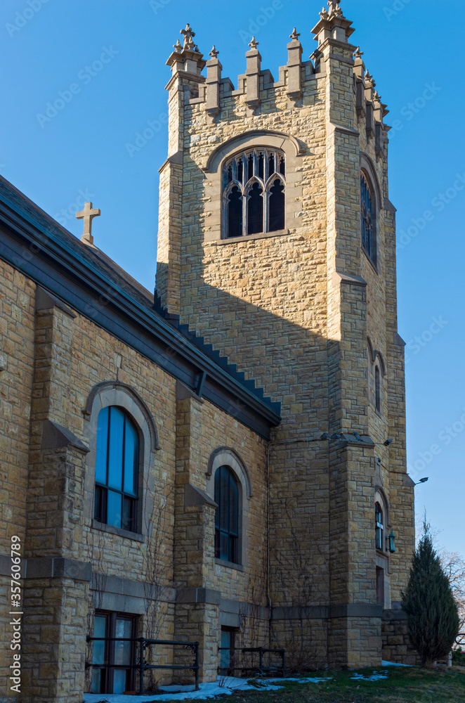 Fototapeta premium landmark church bell tower and nave in saint paul