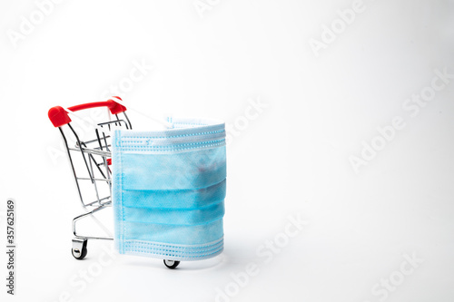 Mask is wear front the cart