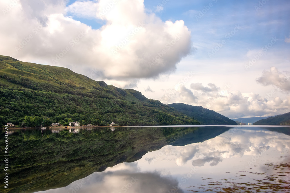 Fototapeta premium Loch Lomond in Scotland