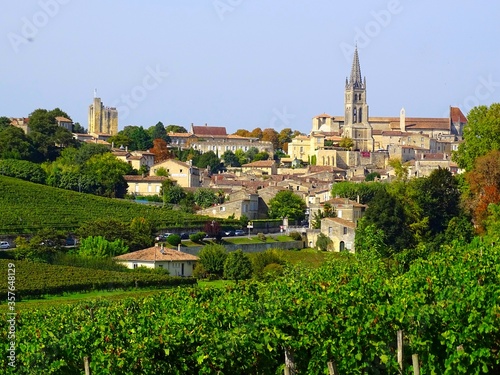 Slika na platnu Europe, France, New Aquitaine, Gironde, village of Saint Emilion