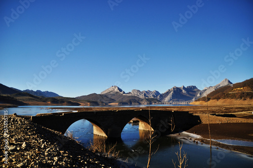 Retroceso del embalse de Riaño photo