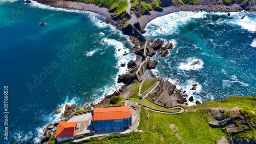 San Juan de Gaztelugatxe, cuyo nombre significa 