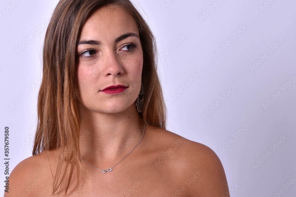 Regard détournée d'une femme Regard détournée d'une femme