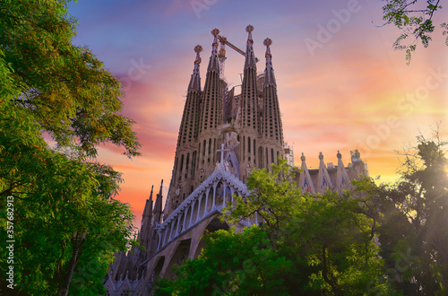 Obraz na płótnie Barcelona, Spain - June 15, 2019: Cathedral of La Sagrada Familia. Designed by architect Antonio Gaudi and has been under construction since 1882. w salonie