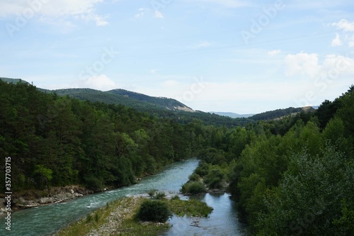 Fototapeta Naklejka Na Ścianę i Meble -  The long Verdon River in south-eastern France