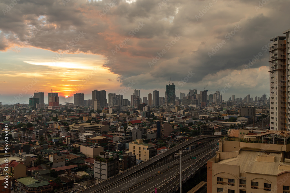 Fototapeta premium beautiful sunset at manila, Manila, Philippines, May 12, 2020