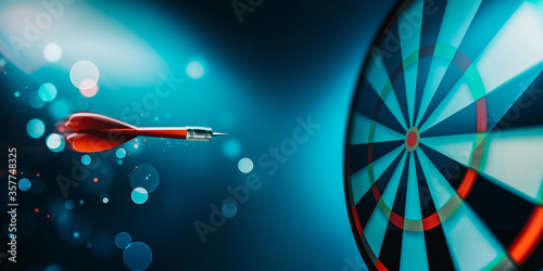 dartboard with arrow photo