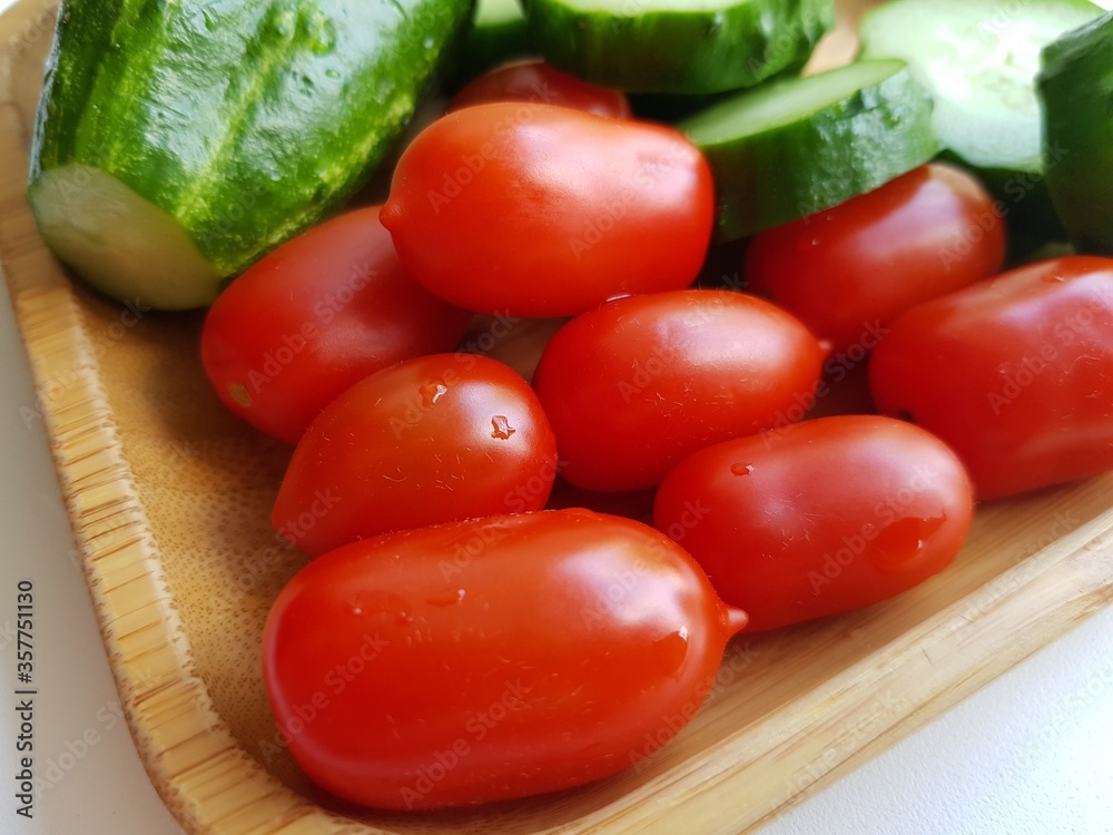 Tomatoes and cucumbers for healthy nutrition Tomatoes and cucumbers for healthy nutrition