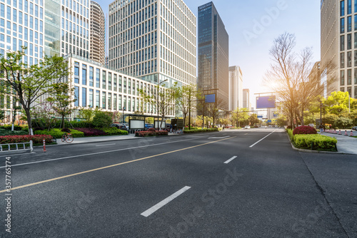 Fototapeta Naklejka Na Ścianę i Meble -  Asphalt road and modern city
