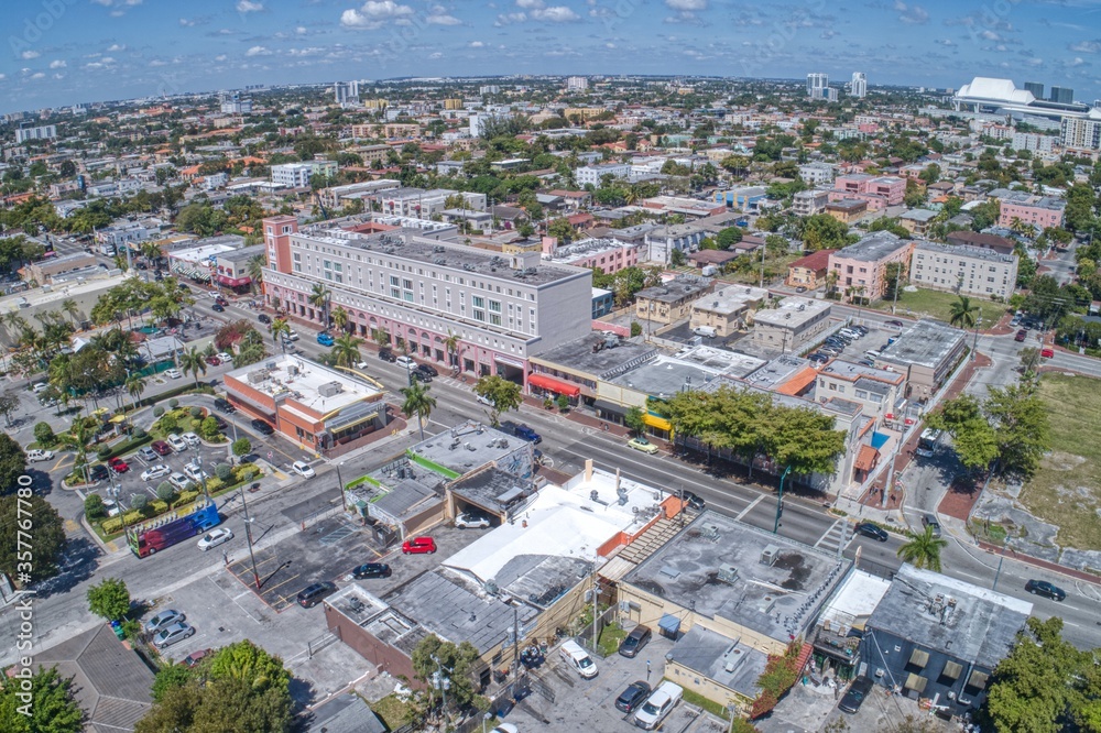 Obraz premium Aerial View of Downtown Miami Skyscrapers during Winter