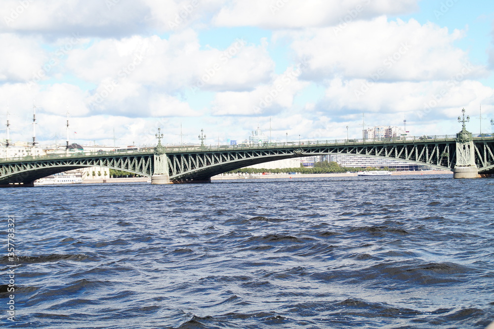 Obraz premium large bridge over the Neva river