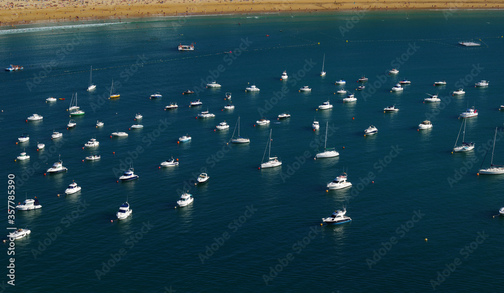 Fototapeta premium Sea water and ship yachts
