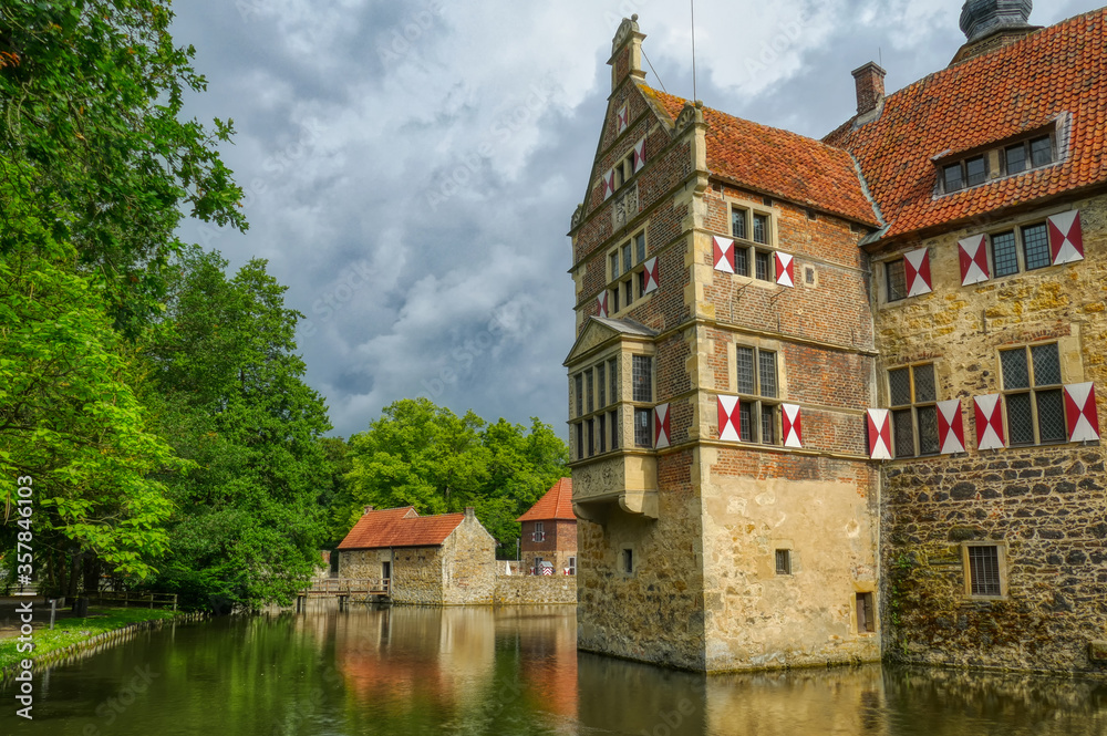 Fassade einer mittelalterlichen Wasserburg in Lüdinghausen Fassade einer mittelalterlichen Wasserburg in Lüdinghausen