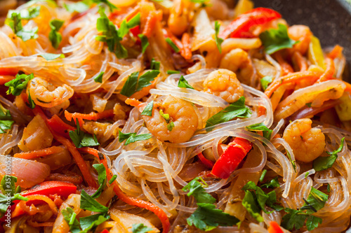 Close up thai glass noodles with vegetables and shrimps