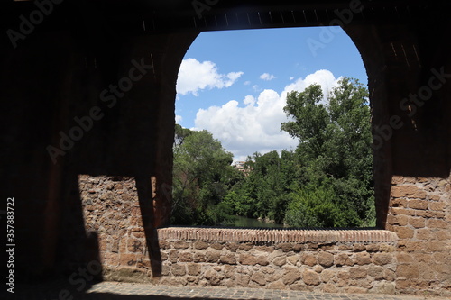  PHOTO/VIEW FROM A MIDIEVAL BRIDGE WINDOW IN ROME ITALY 