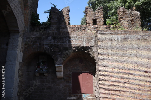 PHOTO OF MEDIEVAL ROMAN RUINS