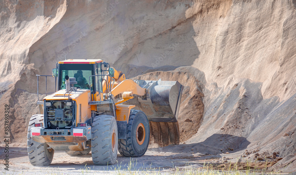 The construction of traffic artery - Viaduct construction process of concrete parts