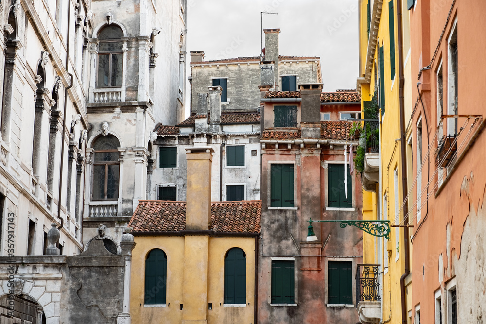 old houses in venice