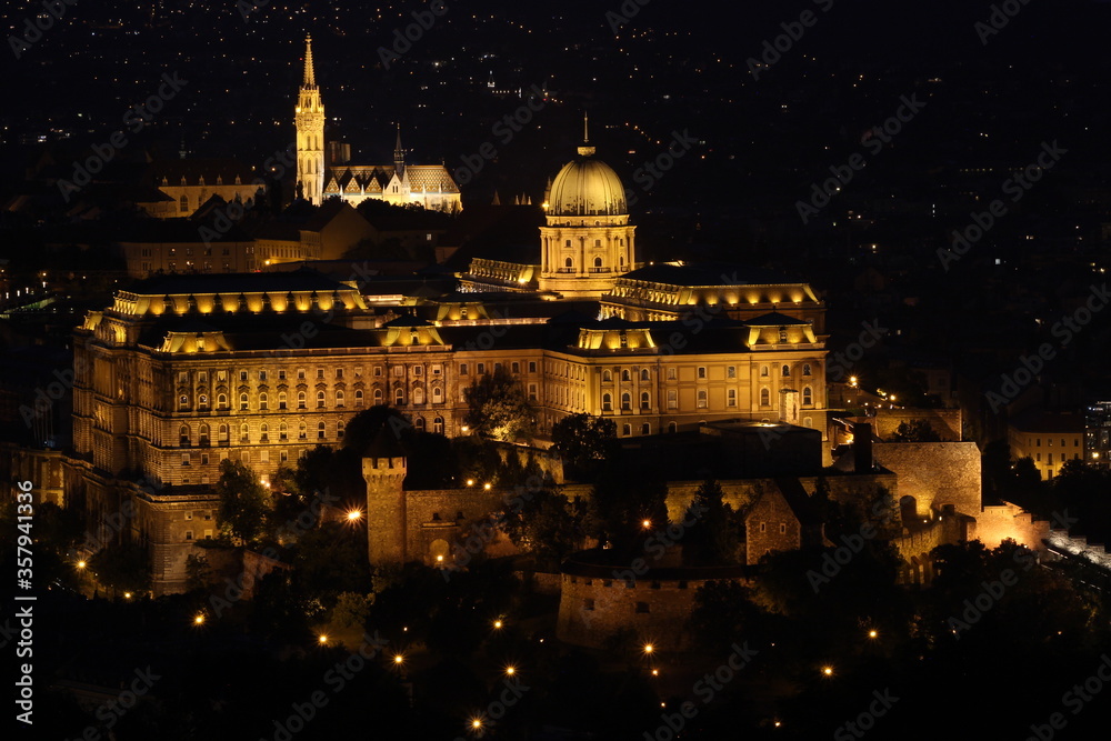 Fototapeta premium Budapest castle at night