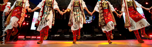 Serbian folkloric dancers girls 