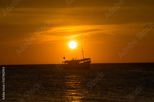 boat and sunset © Cristian